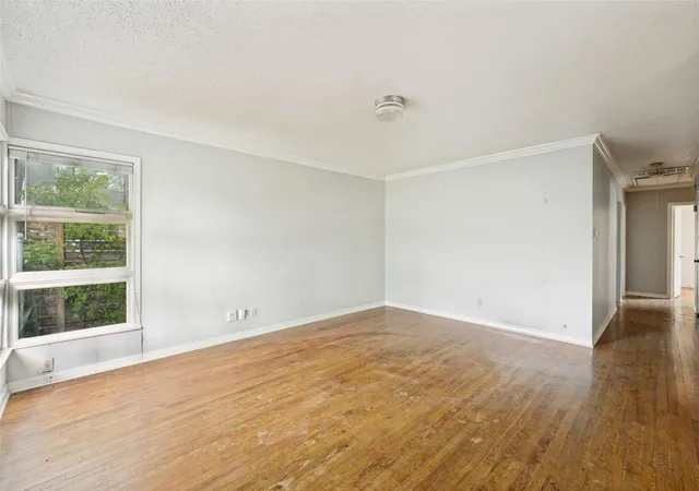 Photo 3 of Single family home for sale at 209 Woodward St, Austin, TX 78704 | MLS# 5131280 | Listing updated on 2026-07-17