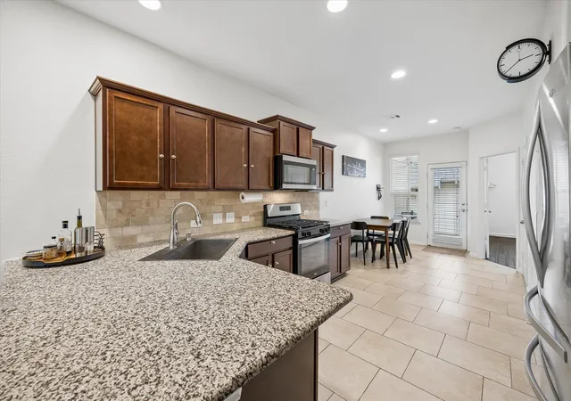 Photo 4 of Townhouse for sale at 124 Homily Dr, Pflugerville, TX 78660 | MLS# 6211752 | Listing updated on 2026-10-05