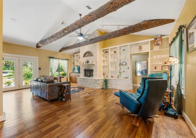 Photo 4 of Single family home for sale at 220 Meadowview Dr, Wimberley, TX 78676 | MLS# 5708388 | Listing updated on 2026-10-07