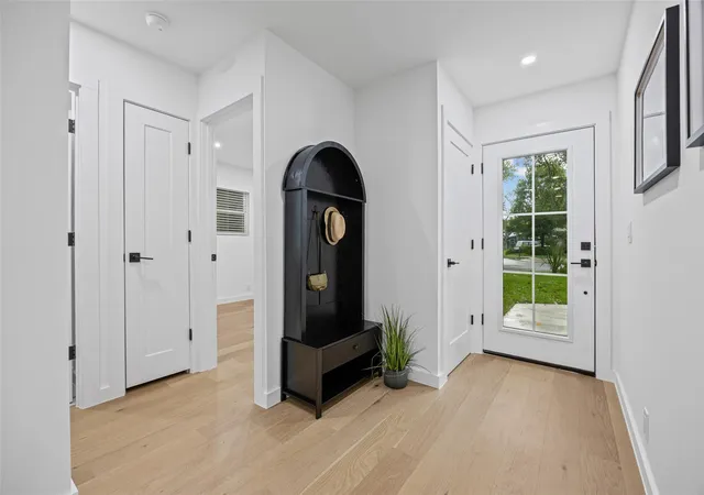 Photo 4 of Single family home for sale at 6507 Pevensey Dr, Austin, TX 78745 | MLS# 8480761 | Listing updated on 2026-08-30