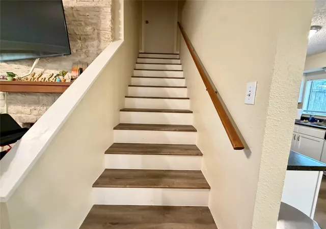 3rd image of 800 Terrell Hill Dr, Austin, TX 78704 | MLS# 2069929