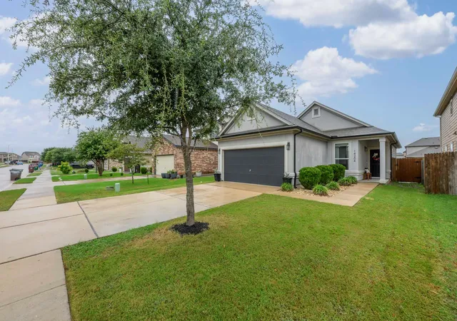 Photo 3 of Single family home for sale at 14204 Theodore Roosevelt St, Manor, TX 78653 | MLS# 8574882 | Listing updated on 2026-09-29