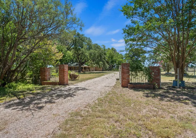 2nd image of 1300 W Tx 29, Bertram, TX 78605 | MLS# 1320707