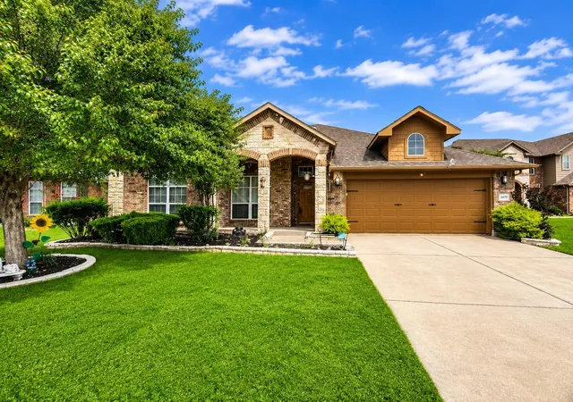 Photo 1 of Single family home for sale at 1012 Wallin Farms Cv, Hutto, TX 78634 | MLS# 4635285 | Listing updated on 2026-08-23