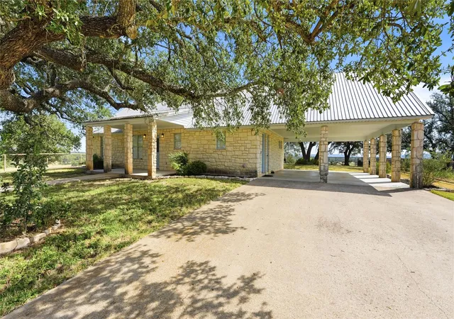 Photo 4 of House for sale at 2992 County Rd 2400, Lometa, TX 76853 | MLS# 4925821 | Listing updated on 2026-09-03