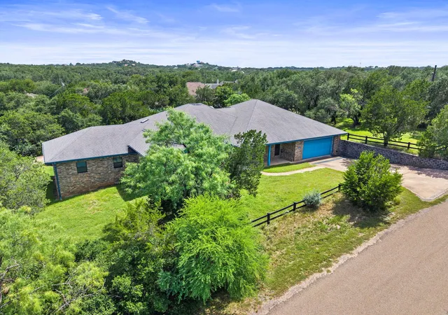 2nd image of 313 Lagoon Loop, Horseshoe Bay, TX 78657 | MLS# 4151872