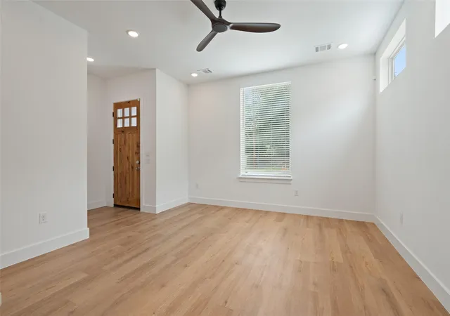 3rd image of 2004 Maxwell Ln, Austin, TX 78741 | MLS# 1497620