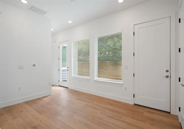 5th image of 2004 Maxwell Ln, Austin, TX 78741 | MLS# 1497620