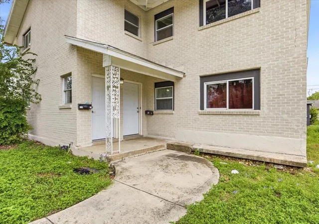 Listing Photo 5 - Condo for sale in building located at 152/154 Shadwell Dr, San Antonio, TX 78228