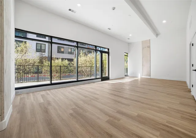 2nd image of 4315 S Congress Ave #105, Austin, TX 78745 | MLS# 3973511