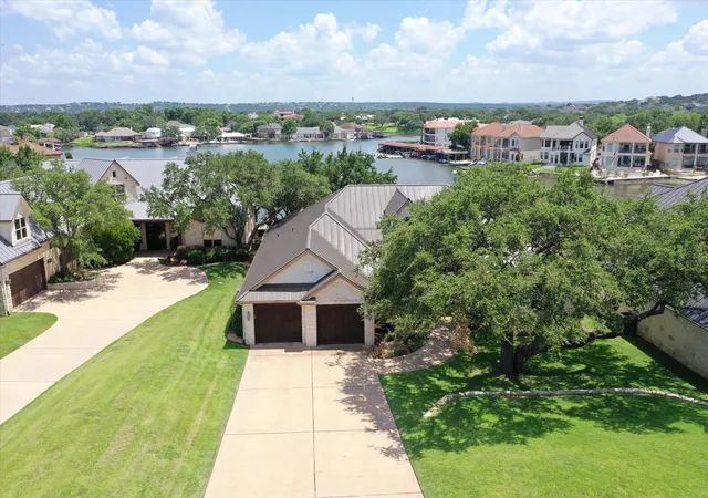 Photo 1 of Single family home for sale at 113 Wennmohs Pl, Horseshoe Bay, TX 78657 | MLS# 2194077 | Listing updated on 2026-08-31