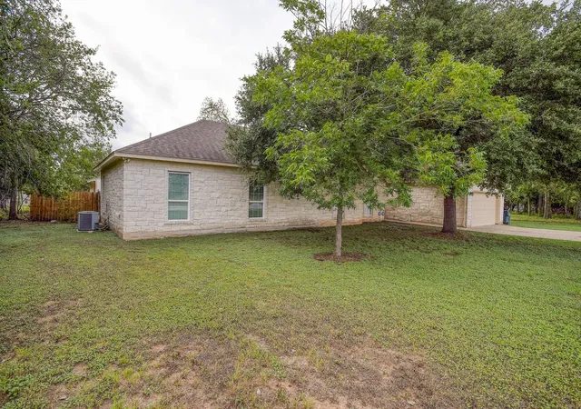 4th image of 1335 Lovers Ln, Bastrop, TX 78602 | MLS# 9072513