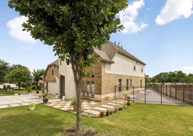3rd image of 106 Groesbeck Ln, Leander, TX 78641 | MLS# 9719387