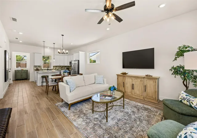 4th image of 802 S Creek St #103, Fredericksburg, TX 78624 | MLS# 5085418
