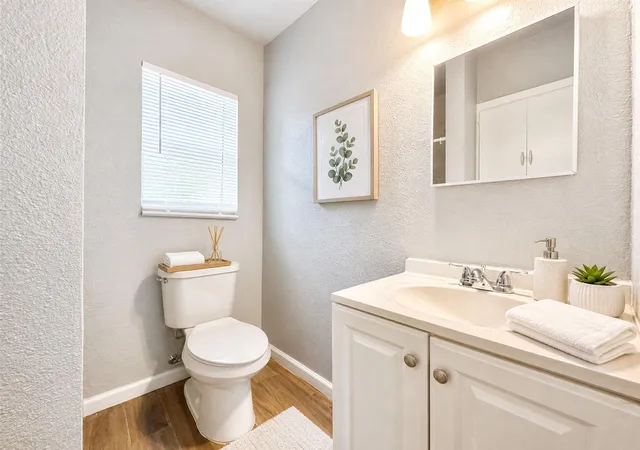 image of 204 E 30Th St, Austin, TX 78705