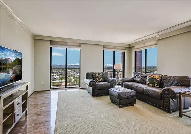 2nd image of 1122 Colorado St #1902, Austin, TX 78701 | MLS# 9153437