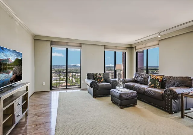4th image of 1122 Colorado St #1902, Austin, TX 78701 | MLS# 9153437