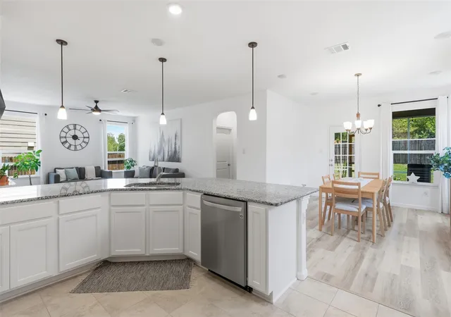 Photo 4 of Single family home for sale at 425 Conchillos Dr, Georgetown, TX 78626 | MLS# 2559576 | Listing updated on 2026-08-29