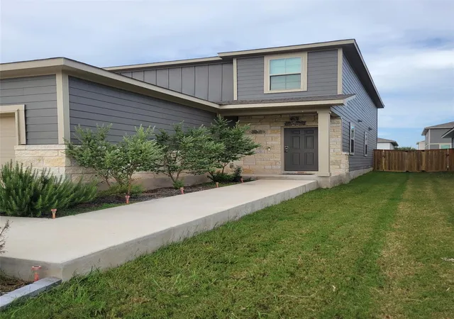 Photo 2 of Single family home for sale at 136 Eagles Dare Ln, Jarrell, TX 76537 | MLS# 5689560 | Listing updated on 2026-08-11
