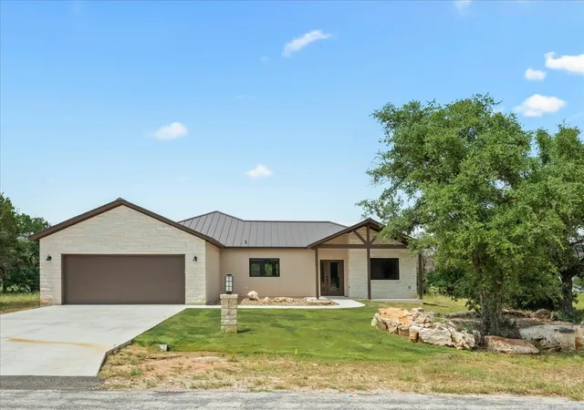 Photo 4 of Single family home for sale at 114 Rolling Hl Dr, Marble Falls, TX 78657 | MLS# 7472785 | Listing updated on 2026-10-06