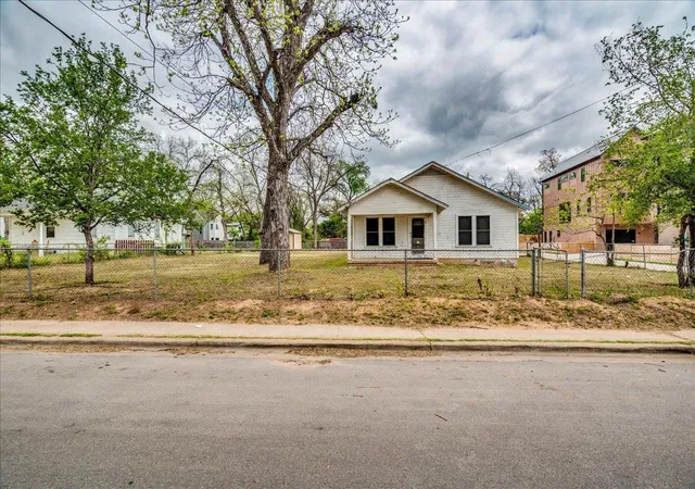 3rd image of 3520 Gonzales St, Austin, TX 78702 | MLS# 8149022