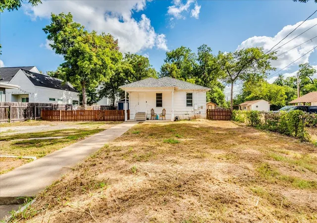 3rd image of 3512 Gonzales St, Austin, TX 78702 | MLS# 1499490