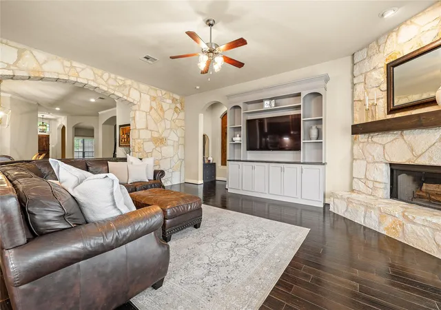 Photo 2 of Single family home for sale at 1008 N Ash Cv, Hutto, TX 78634 | MLS# 7306642 | Listing updated on 2026-09-22