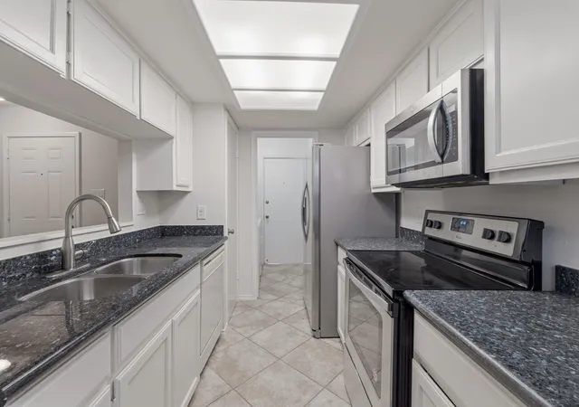 Photo 3 of Sale Pending at 512 Eberhart Ln #1402, Austin, TX 78745 | MLS# 7943386 | Listing updated on 2026-08-10