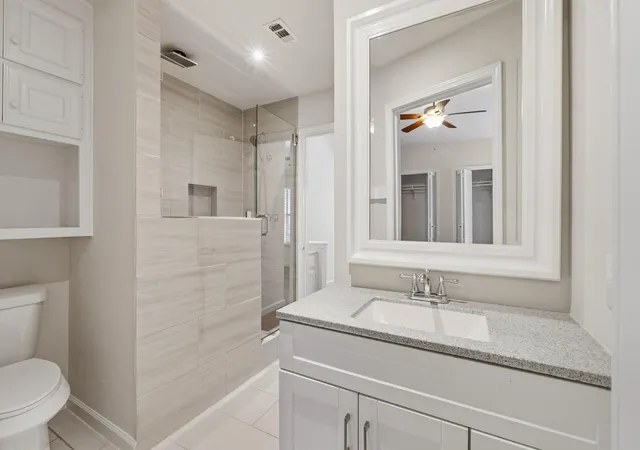 Listing Photo 5 - Condo for sale in building located at 512 Eberhart Ln, Austin, TX 78745 - Unit #1402