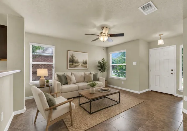 4th image of 401 Summerside Ave, Lockhart, TX 78644 | MLS# 2634800