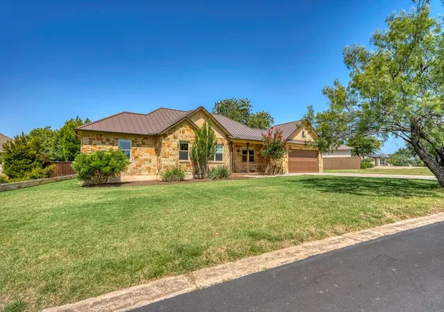 1st image of 804 Four Oaks Ln, Marble Falls, TX 78654 | MLS# 7498379