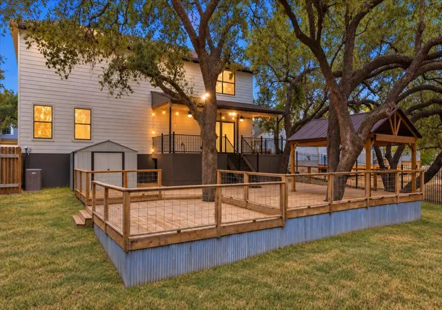 Photo 3 of Single family home for sale at 206 Errol Dr, Spicewood, TX 78669 | MLS# 7659513 | Listing updated on 2026-10-03