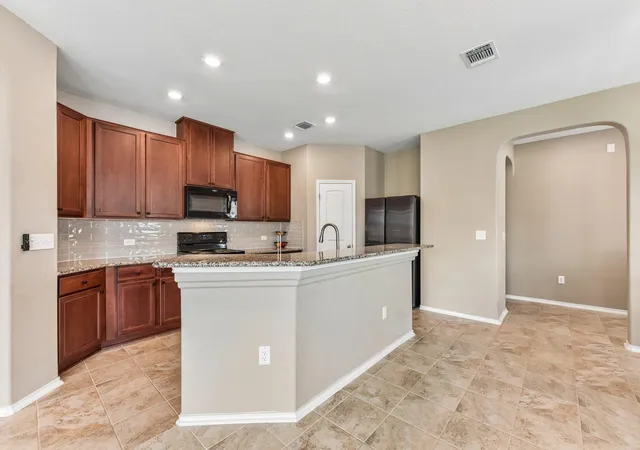 Photo 4 of Single family home for sale at 1922 Dragonfly Loop, Bastrop, TX 78602 | MLS# 7401761 | Listing updated on 2026-07-29
