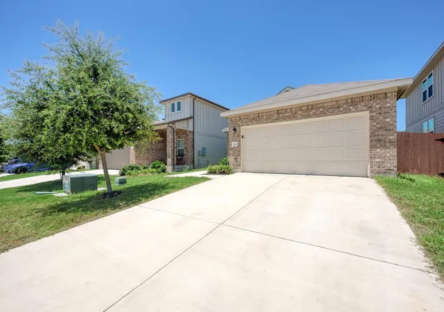 Photo 3 of Single family home for sale at 524 Longmount Cv, Liberty Hill, TX 78642 | MLS# 2940725 | Listing updated on 2026-10-06