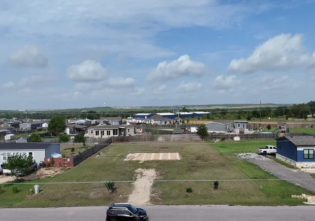 2nd image of 258 Arrowhead Cv, Kyle, TX 78640 | MLS# 9510007