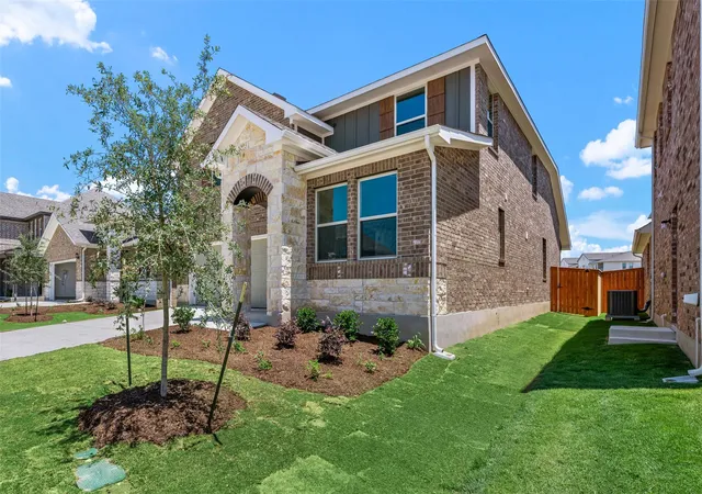 Photo 2 of Single family home for sale at 275 Crater Lake Dr, Dripping Springs, TX 78620 | MLS# 2947076 | Listing updated on 2026-08-26