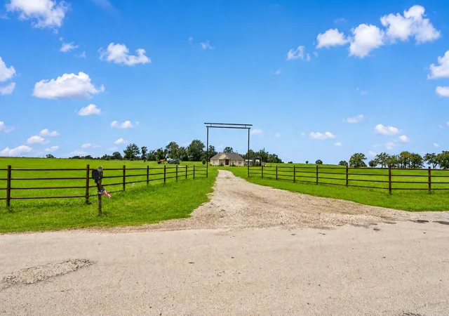 Photo 3 of Single family home for sale at 1606 County Rd 216, Giddings, TX 78942 | MLS# 7234882 | Listing updated on 2026-09-24