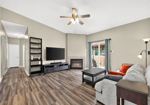 Photo 3 of Single family home for sale at 1100 Mira Loma Ln, San Marcos, TX 78666 | MLS# 5909318 | Listing updated on 2026-09-06
