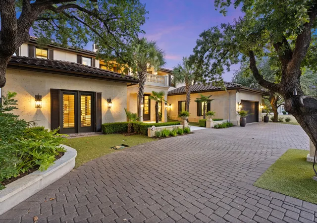 Photo 3 of Sale Pending at 415 Lighthouse Dr, Horseshoe Bay, TX 78657 | MLS# 7718038 | Listing updated on 2026-09-28