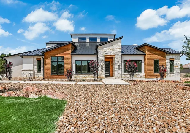 2nd image of 101 Silverway, Horseshoe Bay, TX 78657 | MLS# 9562128