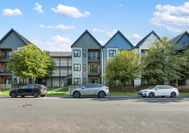 Photo 1 of Condo for sale at 3101 W Govalle Ave #111, Austin, TX 78702 | MLS# 4840131 | Listing updated on 2026-09-15