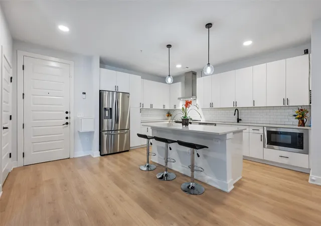 Listing Photo 5 - Condo for sale in building located at 3101 W Govalle Ave, Austin, TX 78702 - Unit #111