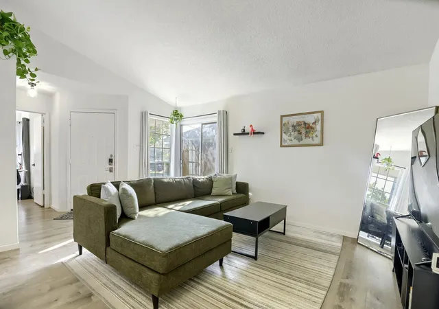 2nd image of 11904 Sunhillow Bnd, Austin, TX 78758 | MLS# 3101006