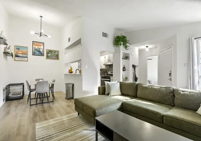 3rd image of 11904 Sunhillow Bnd, Austin, TX 78758 | MLS# 3101006