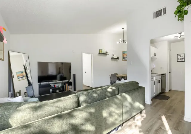 4th image of 11904 Sunhillow Bnd, Austin, TX 78758 | MLS# 3101006