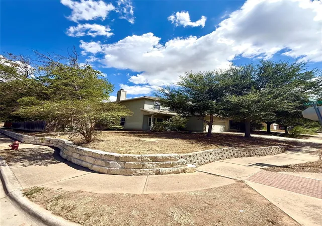 Photo 3 of Single family home for sale at 11400 Hereford St, Manor, TX 78653 | MLS# 2182218 | Listing updated on 2026-09-17