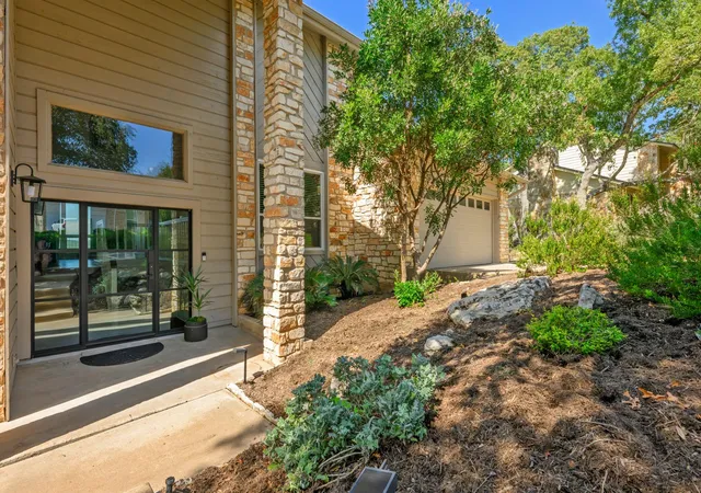 Photo 2 of Single family home for sale at 1528 Ben Crenshaw Wy, Austin, TX 78746 | MLS# 1293941 | Listing updated on 2026-09-27