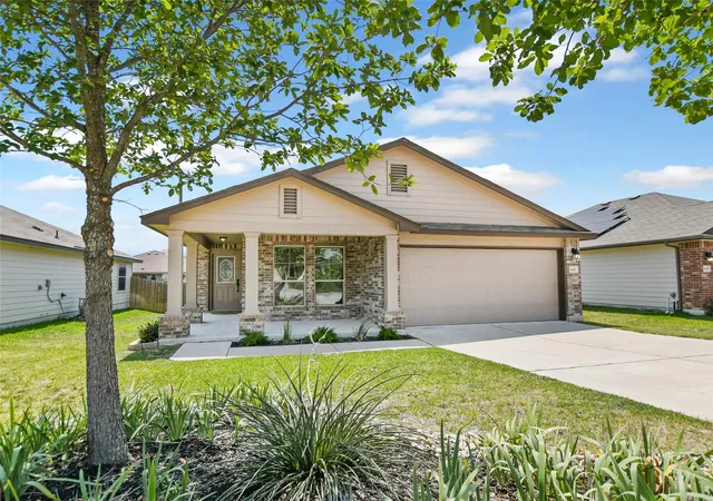 Photo 3 of Single family home for sale at 141 Igneous Ln, Jarrell, TX 76537 | MLS# 2982933 | Listing updated on 2026-09-25