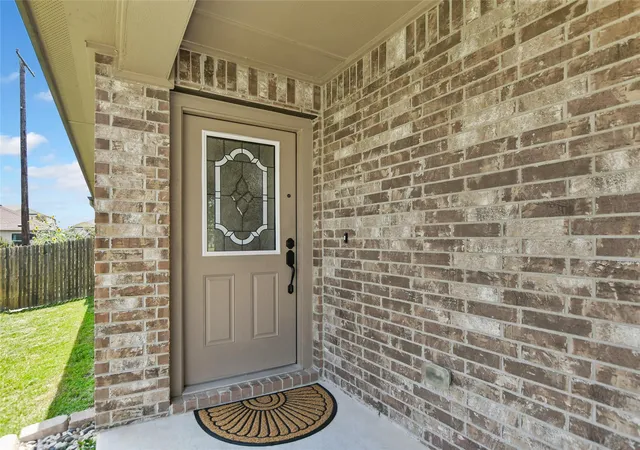 Photo 4 of Single family home for sale at 141 Igneous Ln, Jarrell, TX 76537 | MLS# 2982933 | Listing updated on 2026-09-25