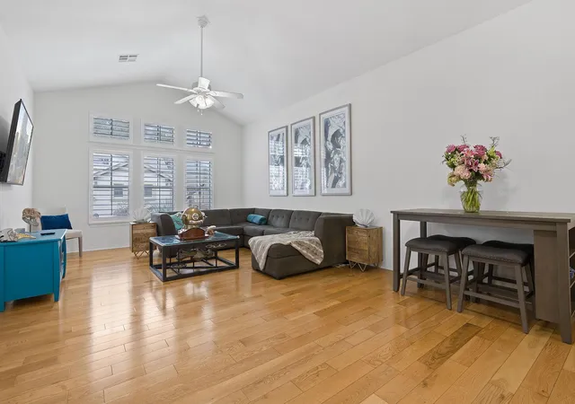 Listing Photo 4 - Condo for sale in building located at 9707 Anderson Mill Rd, Austin, TX 78750 - Unit #31